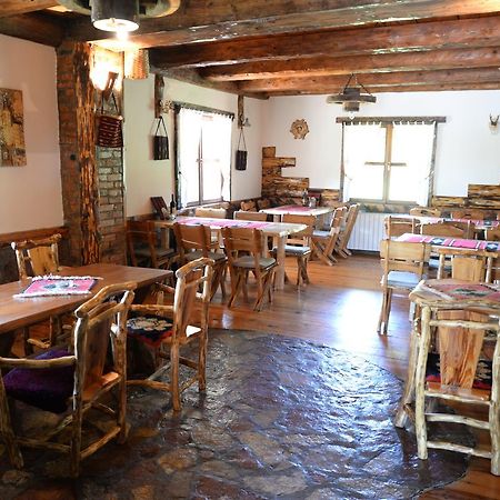 Motel Nacionalni Restoran Ognjiste Koruge Zewnętrze zdjęcie