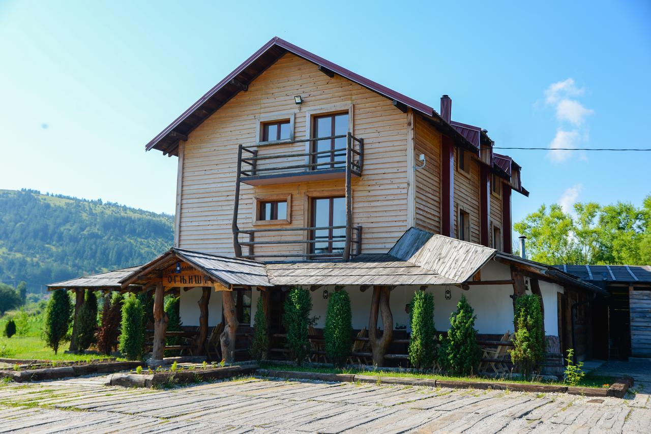 Motel Nacionalni Restoran Ognjiste Koruge Zewnętrze zdjęcie