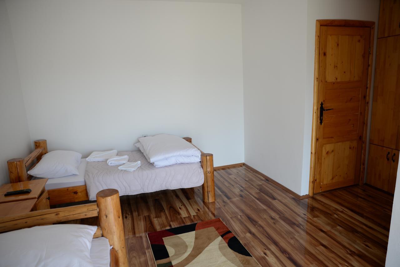 Motel Nacionalni Restoran Ognjiste Koruge Zewnętrze zdjęcie