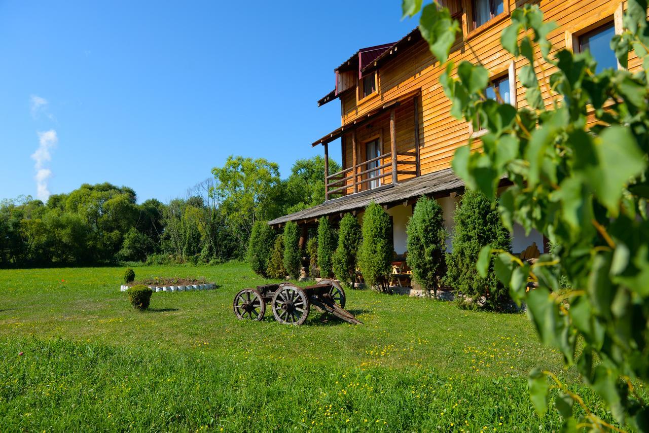 Motel Nacionalni Restoran Ognjiste Koruge Zewnętrze zdjęcie